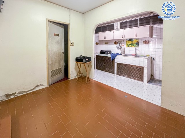 *****บ้านแฝดมือสองย่านปทุมธานี ม.พหลโยธิน64 พหลโยธิน เนื้อที่กว้างขวางถึง 40 ตร.ว. ฟังก์ชัน 3 ห้องนอน 2 ห้องน้ำ 2 ที่จอดรถ บรรยากาศเงียบสงบ ปลอดภัย ถนนซอยกว้าง บนทำเลเยี่ยม เพียง 15 นาทีก็ถึงรถไฟฟ้าสายสีเขียว "สถานีคูคต" ใกล้เซียร์รังสิต